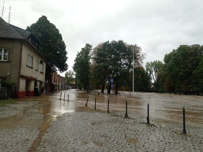 W powiecie cieszyńskim obowiązuje alarm powodziowy, ogłoszony w nocy z soboty na niedzielę (14/15 września)